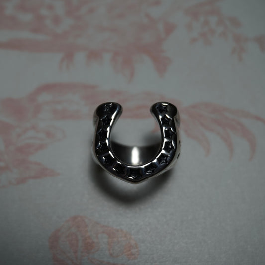 tm HORSESHOE ring