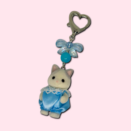 blue sylvanian mini-charm