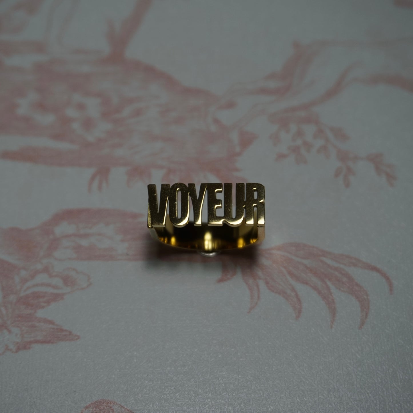 ar VOYEUR ring